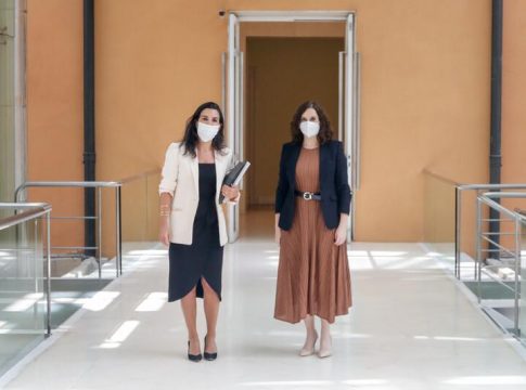 Ayuso cree que sería Ayuso cree que sería