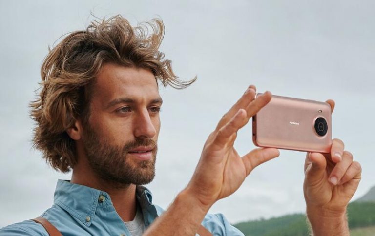 El uso del 'smartphone' aumenta un 102% en la última década en España