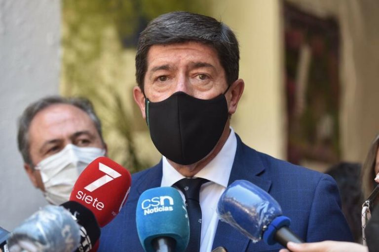 Andalucía suministrará la segunda dosis de AstraZeneca si Sanidad no toma una decisión ya