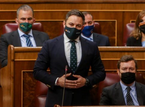 Abascal habla de 10.000 migrantes llegados a Ceuta y pide una Abascal habla de 10.000 migrantes llegados a Ceuta y pide una