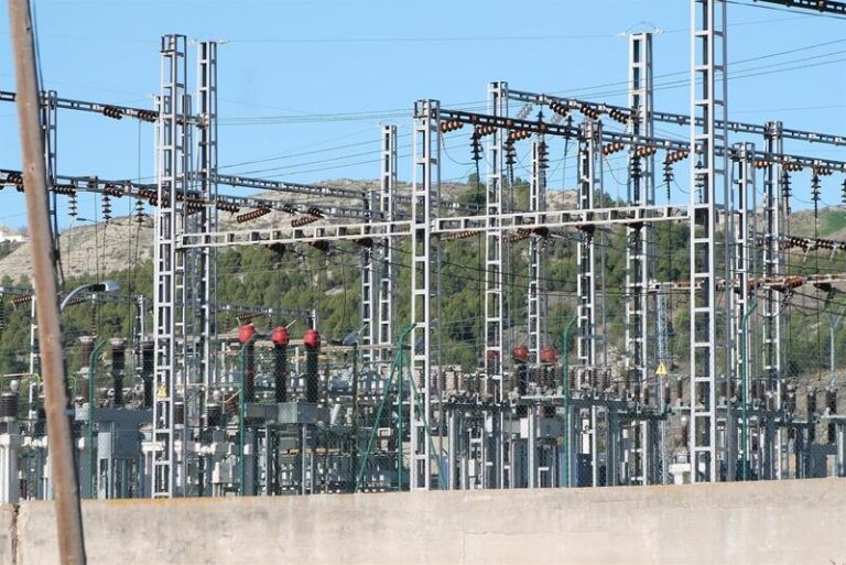 Precios industriales se disparan en abril con su mayor alza en 37 años