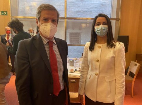 Arrimadas dice que Sánchez Arrimadas dice que Sánchez