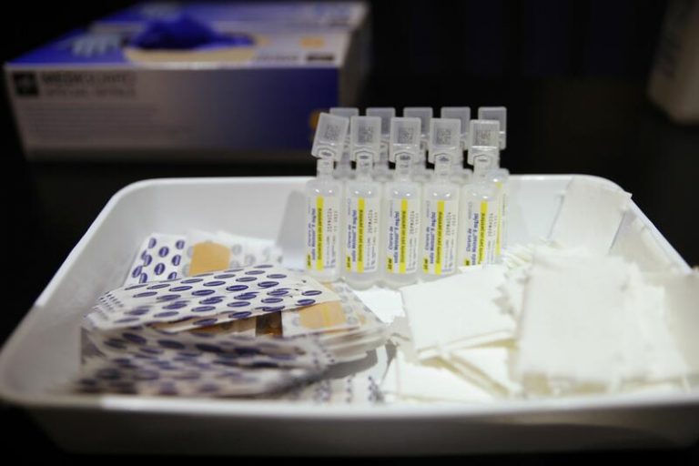 Euskadi eleva los nuevos positivos a 390 y la tasa de positividad crece seis décimas, hasta el 5,1%