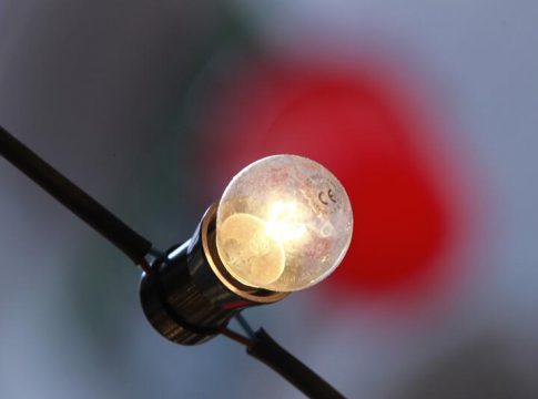 El recibo de la luz ya vale un 44% más que hace un año El recibo de la luz ya vale un 44% más que hace un año