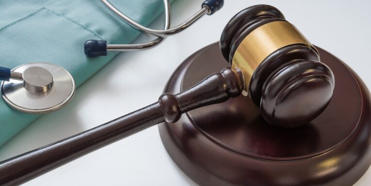 ¿Qué hacer en caso de negligencia médica?