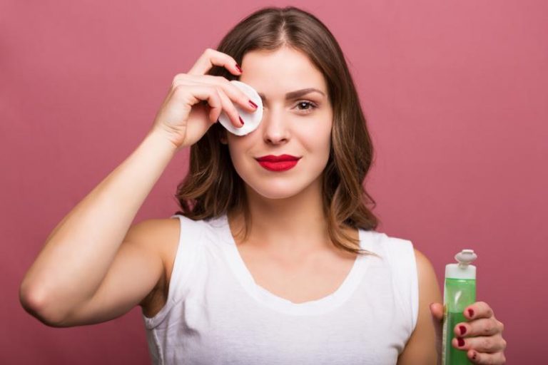 Cómo utilizar el agua micelar