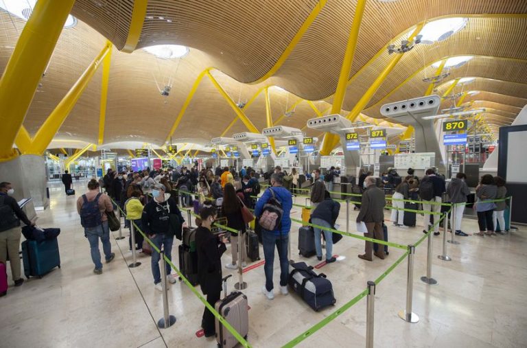 Ábalos anuncia la licitación de las obras del AVE a Barajas en 2022