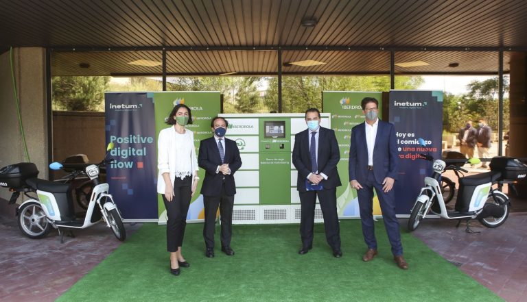Iberdrola se alía con Cooltra e Inetum para entrar en el negocio de recarga de motos eléctricas
