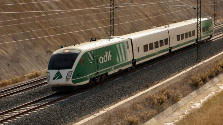 Adif amplia sus pérdidas un 26% hasta abril por la pandemia