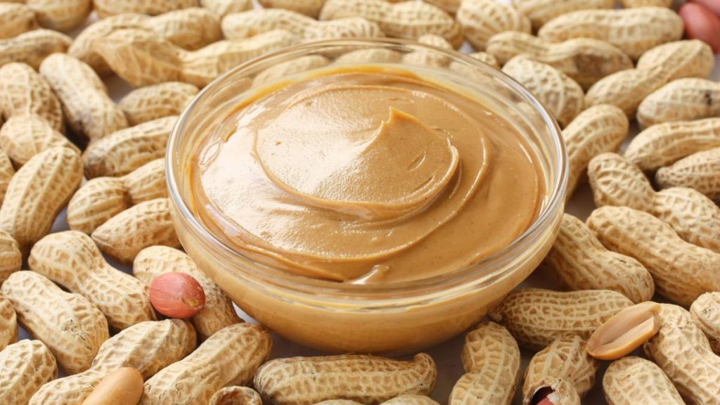 A comer crema de cacahuete