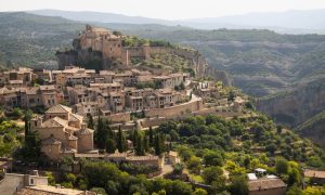 Alquézar, el pueblo más bonito del mundo, está en Aragón: ruta medieval a pie por el tesoro de Huesca