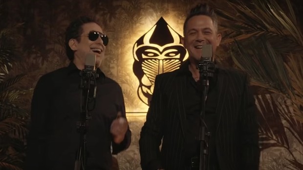 Andrés Calamaro y Alejandro Sanz juntos en la 'Flaca' 2 Andrés Calamaro Alejandro Sanz flaca