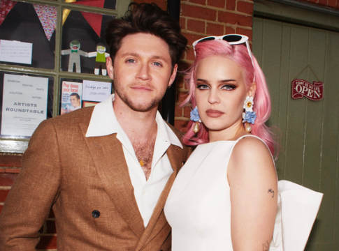 Anne-Marie Niall Horan unidos Our Song (1) Anne-Marie Niall Horan Our Song