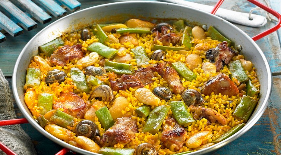 La tartracina o el azafrán dan ese amarillo tan peculiar a nuestra paella.