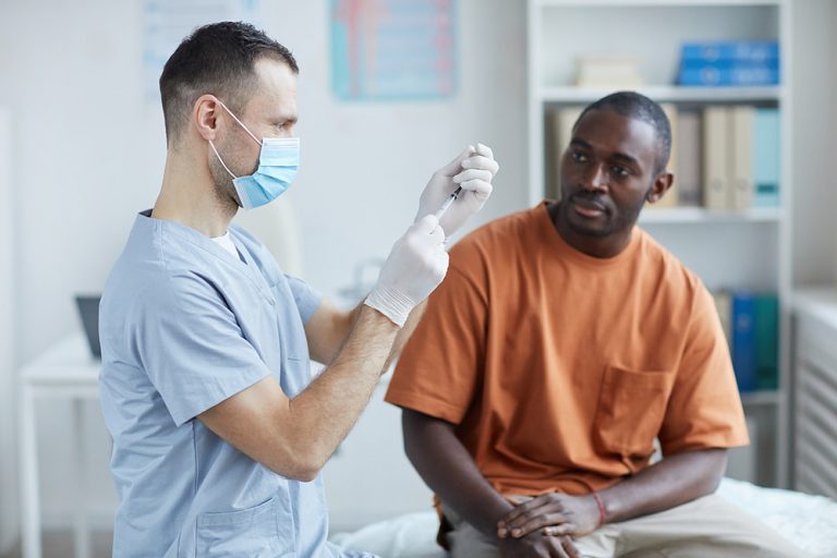 Los 27 acuerdan reabrir la frontera de la UE a turistas vacunados en terceros países, como EEUU