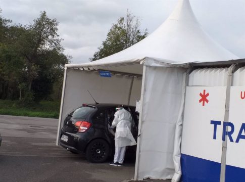 Cvirus.- Sanidad notifica 16.353 casos y 77 muertes este fin de semana, con la incidencia bajando a 223