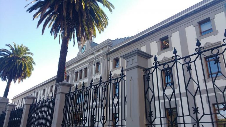 La Audiencia de A Coruña juzga este martes a una acusada de trata de personas y explotación sexual