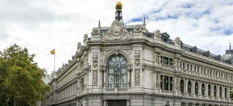 El Banco de España: La deuda pública seguirá creciendo si no se acomete ningún ajuste