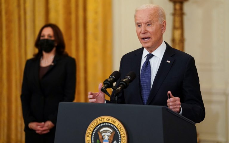 Biden achaca el ataque informático al oleoducto a personas residentes en Rusia