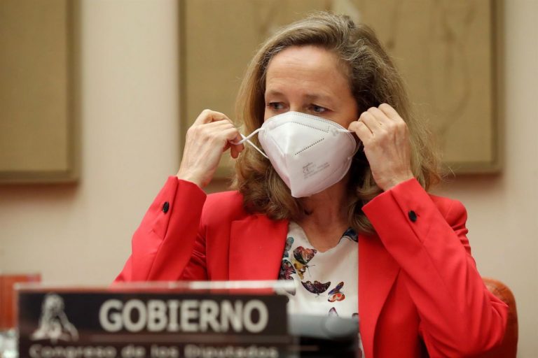 El Gobierno cifra en más de 73.000 millones el gasto en ayudas directas en 2020 y 2021