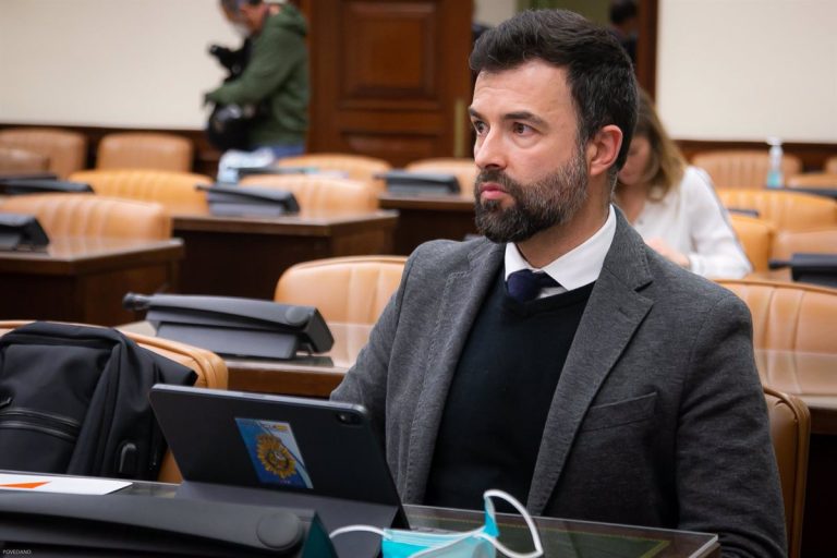 El Congreso rechaza que el diputado que dejó Cs done su subvención