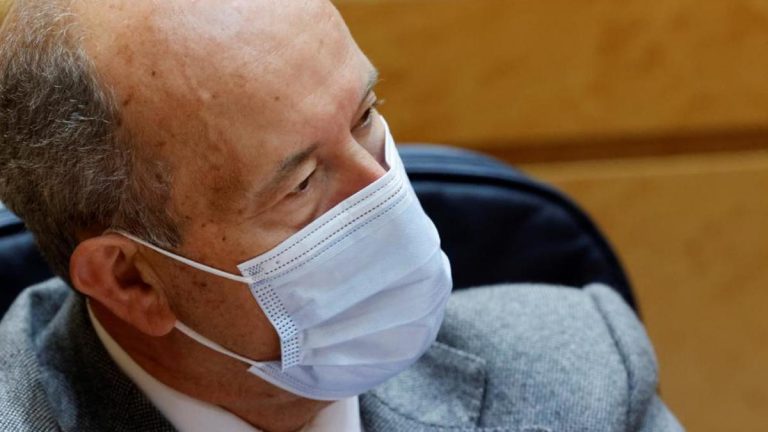 Campo aclara que el Gobierno no prepara un cambio legal para avalar las restricciones covid