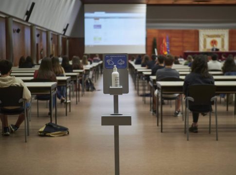 Coronavirus.- Cantabria cierra dos nuevas aulas y tiene en cuarentena a un total de 678 alumnos
