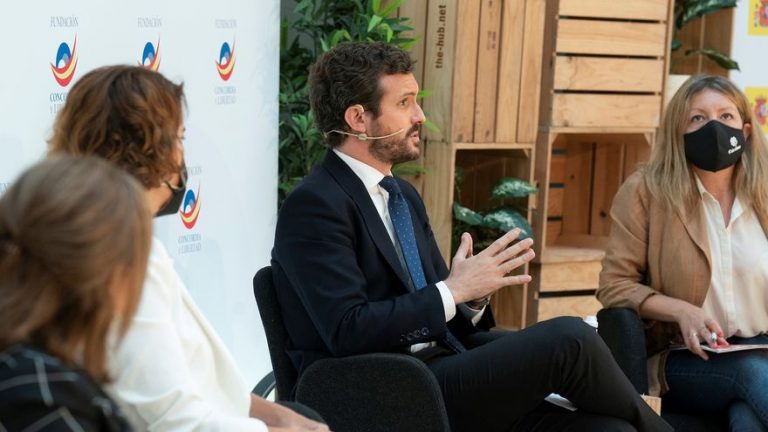 Casado propone una ley que incluya incrementar el paro a partir de dos hijos