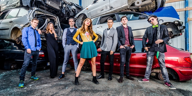 Chica Sobresalto sipnasis