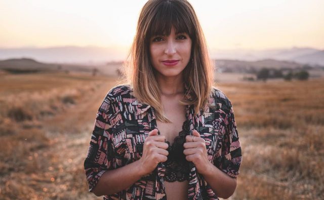 Chica Sobresalto sipnasis