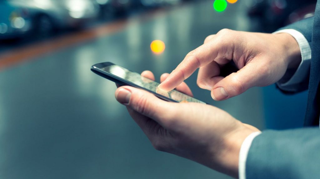 Cómo evitar el cuello de WhatsApp