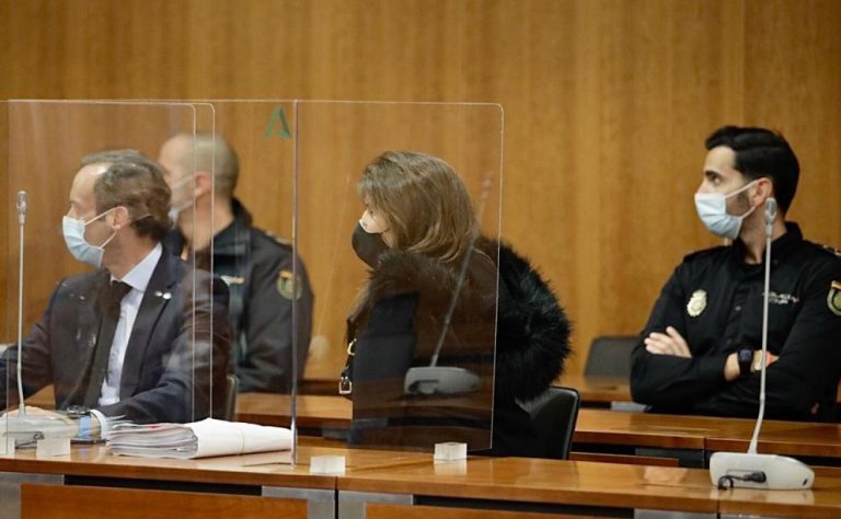 Confirman la condena en Málaga a una mujer por asesinar a su padre