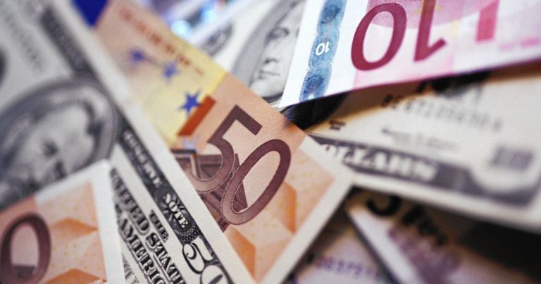 Cómo pasar de euros a dólares o de dólares a euros