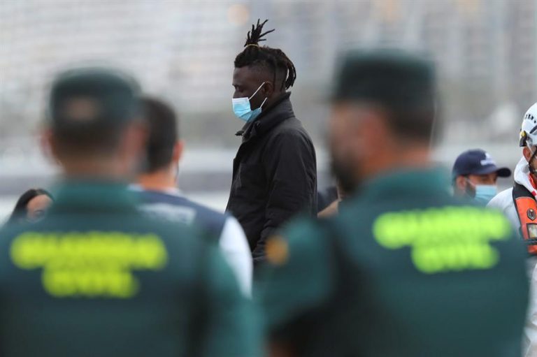 Detienen a varios migrantes por causar reyertas y robos en Canarias