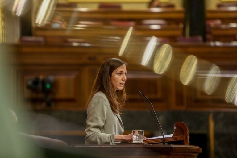 El Gobierno propone a las CCAA acoger a unos 200 menores que han migrado a Ceuta