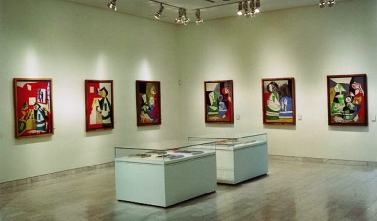 El Museu Picasso reivindica el valor de las joyas de artista en una exposición