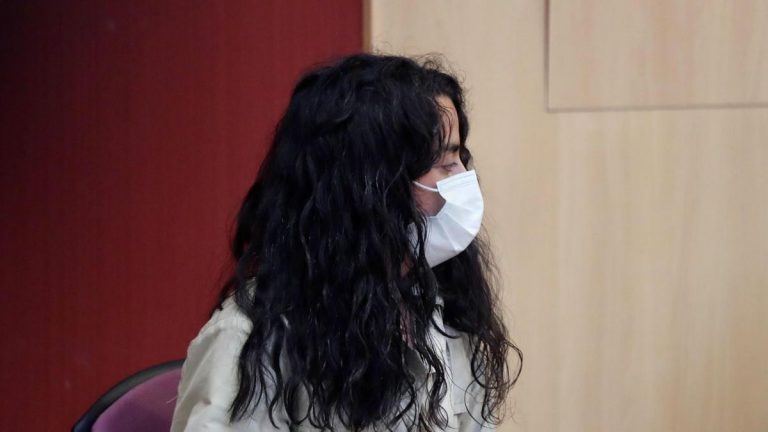 El jurado declara culpable de asesinato a la acusada de matar a su bebé en Gijón