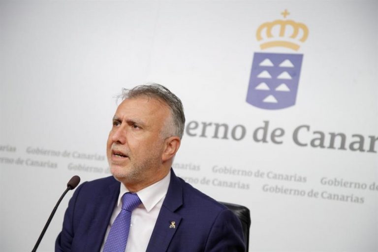 El presidente de Canarias insiste en viajar a Marruecos para abordar el incremento de migrantes