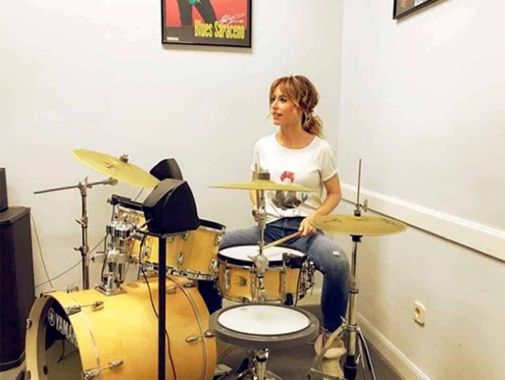 Emma García es rockera