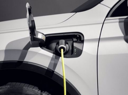 España amplía su distancia en electromovilidad con Europa