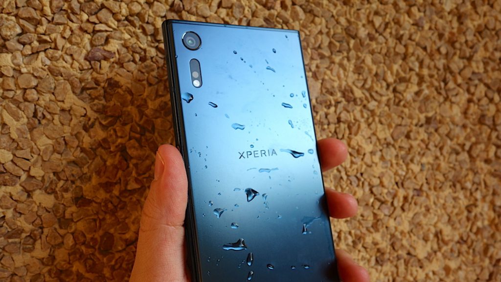 Esto es lo que debes hacer si tu smartphone se cae al agua 22 Respalda tu información