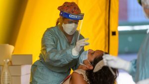 Euskadi baja la incidencia de 500 casos, suma 40 muertes y eleva a 670 los nuevos contagios