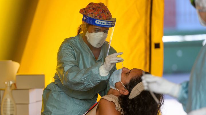 Euskadi baja la incidencia de 500 casos, suma 40 muertes y eleva a 670 los nuevos contagios