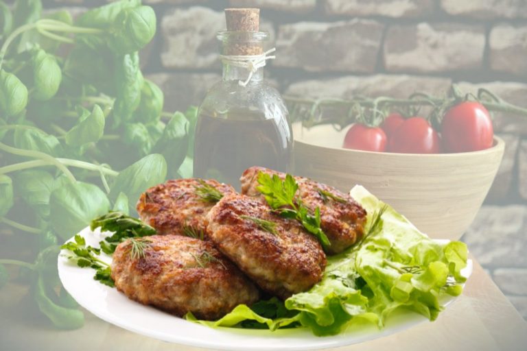 Filetes rusos: cómo comer albóndigas aplastadas en menos de 30 minutos