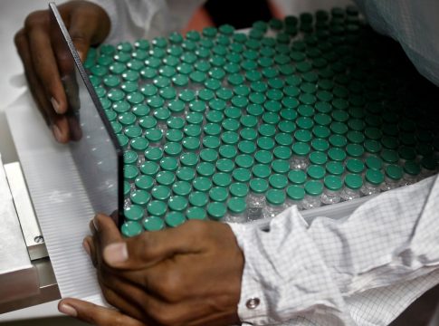 Francia respalda la suspensión de patentes