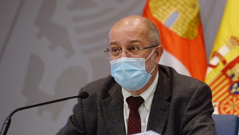 Castilla y León fija el horario de cierre de hostelería a las 00.00 horas