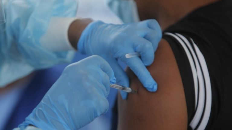 Galicia roza el millón de personas vacunadas contra la Covid