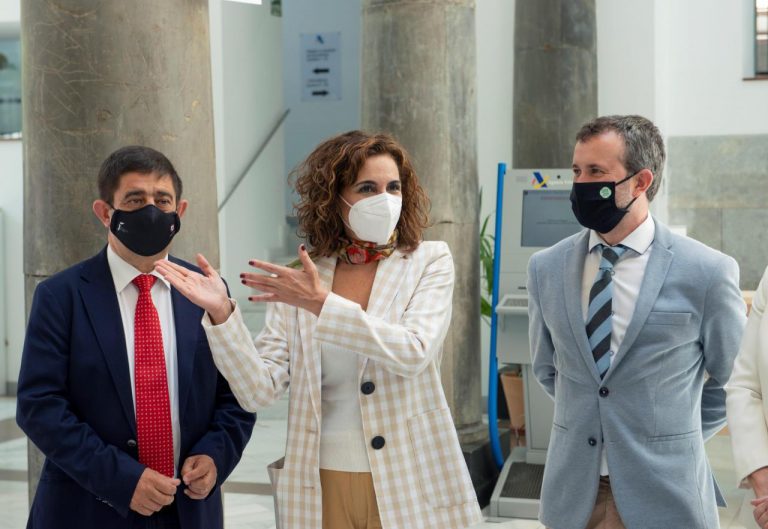 Hacienda y a las CCAA decidirán el criterio prioritario en el reparto del Fondo de 13.500 millones