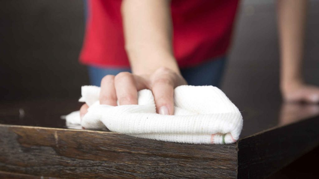 Higieniza los muebles de tu casa cerveza