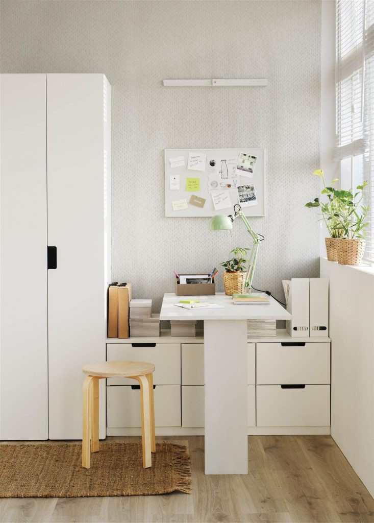 Algo más amplío como mesa, el modelo Ivar conócelo